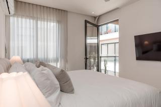 Playa's Top Area -- Casa Omega 2BR 2BA tropical retreat, beach, infinite Pool, Gym - 3