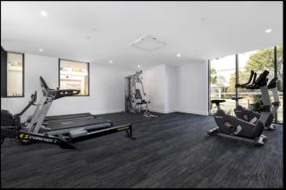 Surfers' Delight Modern 2BDR Apt with Riverview - 9