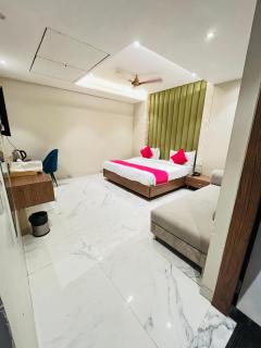 The Taj Crown Plaza - 8