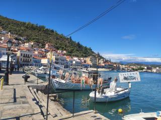 Simply Meraki Gytheian apt with Panoramic Sea View - 8