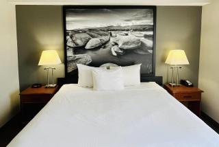 Super 8 by Wyndham Grande Prairie - 2