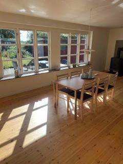 Lovely Holiday Home Near Child-Friendly Beach - 3