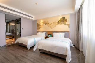 Xana Lite Huizhou Railway Station - 7