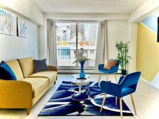 17th Ave Cozy Place in DT with Calgary tower and city views - 7