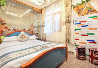 漫童梦幻艺术设计师民宿西街店 - 0