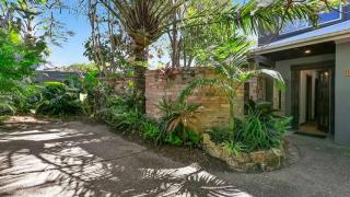 Tropical Escape a Sunshine Beach Retreat - 2