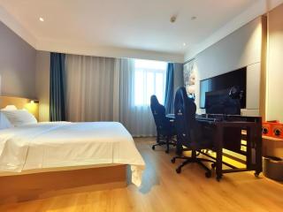 VX Hotel Wuhan Optics Valley Yangjia Bay Metro Station - 1