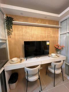 RM 1463 Josephine Suites Shore 2 Residences by Prime Stay MOA - 4