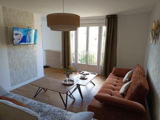 Grand appartement 80 m2 centre ville avec balcon - Parthenay - 2