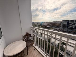 RM 1869 Fireworks View 1BR Shore facing MOA by Prime Stay MOA - 3