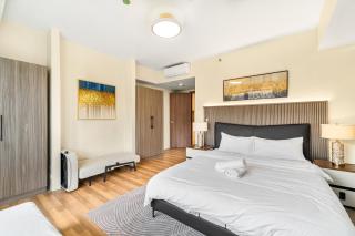 Spacious 2BR Family Suite with City View near Airport, City of Dreams, Solaire, PARQAL, Ayala Malls, Okada, and MOA - 1