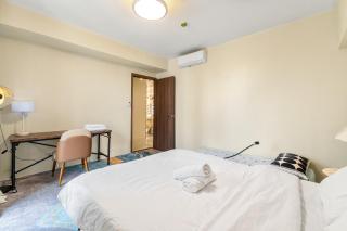Spacious 2BR Family Suite with City View near Airport, City of Dreams, Solaire, PARQAL, Ayala Malls, Okada, and MOA - 3