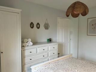 2 Bed House - Near Central Sheffield - Fast Wi-Fi - 3