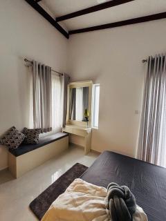 The sapphire stay - 6