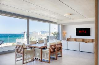 Luxury Villa Mar with Arcade & Pool Table, PS5 - 1