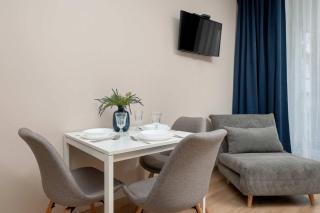 Functional & Cozy Studio close to the City Center with Balcony by Noclegi Renters - 8