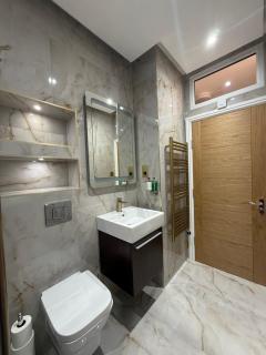 Stockwell Residences - Gallery Room - 6