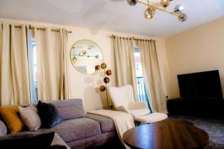 House - Sleeps 7 - Parking - 10Min Drive to Centre - 3