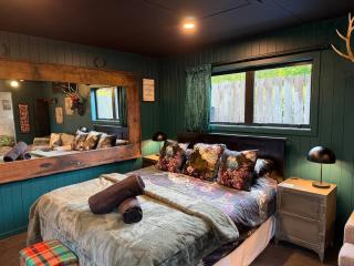 The Olde Whiskey Room - 4