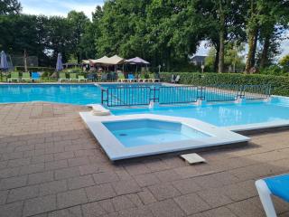 Boshuisje met veranda & privé sauna in het groen - 3