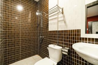 RedDoorz Plus near Nagoya Hill Batam 6 - 5