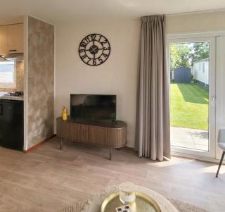 'Langs de Kleine Haven', Sfeervol Chalet op 5 Sterren Vakantiepark De Kuilart - 3