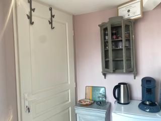 "MAS TRAMONTANE" chambres d'hôtes, studio, ancien mas agricole dans parc arboré, piscine et sa vue face au Canigou - 1