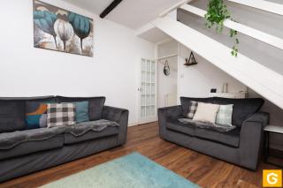 Spacious 3-Bed Contractor Base Sleeps 6 Free Parking Cardiff City - 5