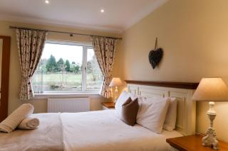 Roxby a stunning bungalow on the banks of the river within a 2 minute walk of Lake Ullswater and Pooley Bridge - 7