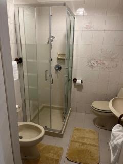 Bilocale con BALCONE a pochi minuti dal LAGO - 3