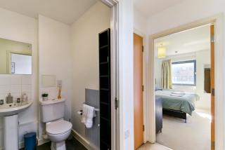 Modern 1 bed in Bow - Free parking - 6