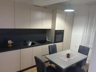 Three Bedroom Apartment 85 m2 Central Prishtina - 1