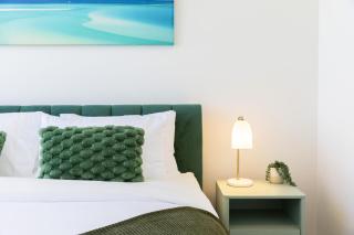 Top Floor 2BR Sunrise Ocean Penthouse - 4