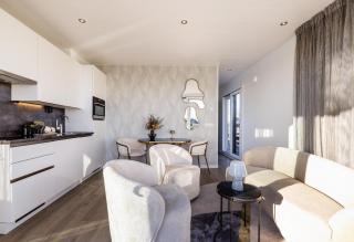 Houseboats Lemmer Luxury stay on the water in Friesland - 7