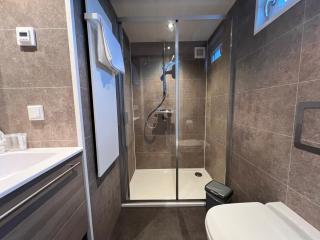 Houseboats Lemmer Luxury stay on the water in Friesland 41 - 5