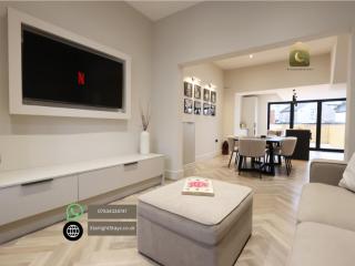 Principality Hideaway 3BR&2BA Family and Contractors - 0