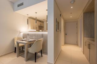 Beachfront 1B with Infinity Pool Close to NakheelMall - 4