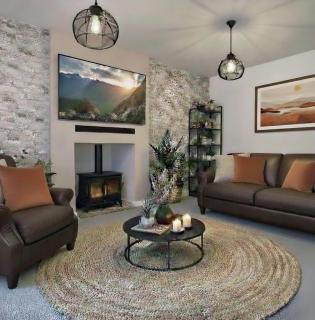 Your Versatile Luxury - Space for All- Sleeps 10 - 7