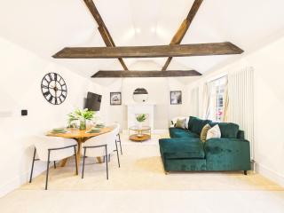 NEW Artisan Apartment by Signature Stays - Modern - Spacious - Parking - 6