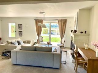 Villa with heated pool, minutes away from Valbonne - 1