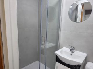 1BR Ground floor Central Apartment With Private Garden - 5