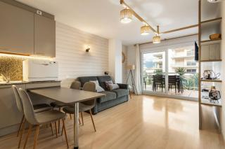 WELCS APARTAMENTO 322 EMP con terraza y piscina - 0