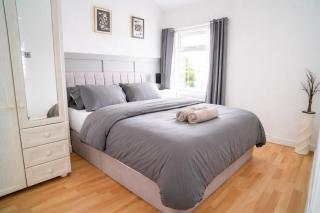 4-Bed House Belfast - Near Titanic & SSE Arena - 7