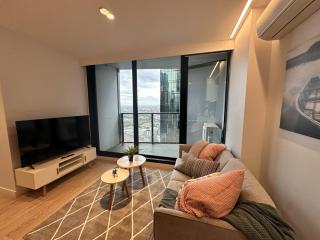 Skyrise City Apartment with Pool Gym & Sauna - 6