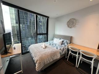 Skyrise City Apartment with Pool Gym & Sauna - 2