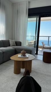 Luxury 5BR Penthouse l Sea-View Balcony l Mamad - 1