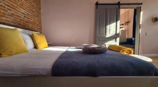 Ela's Chic Apartment - 2