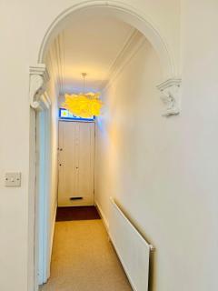 Redland House - 3 Bedroom - Sleeps 8 - Central - 2