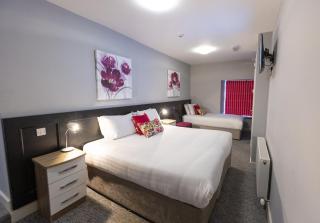 The Horseshoe Bar Townhouse Accommodation - 2