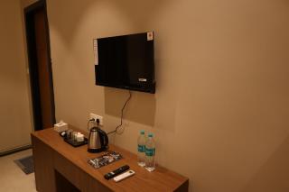 Hotel Lotus Lake - 5